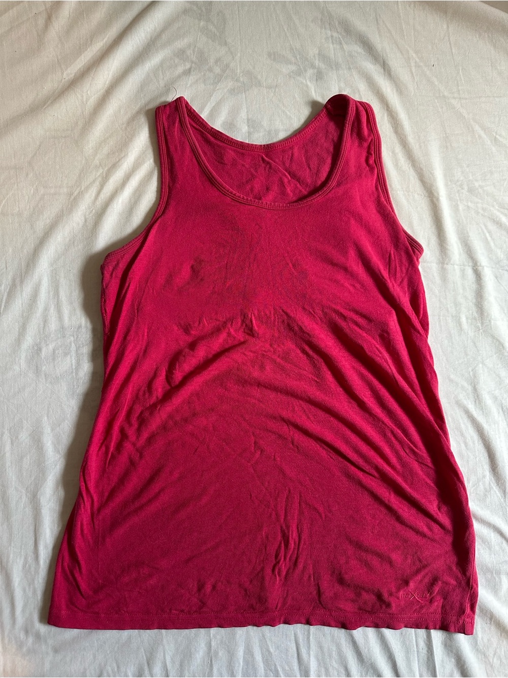 Women’s Activewear Scoop Neck Tank Top in Bright Pink